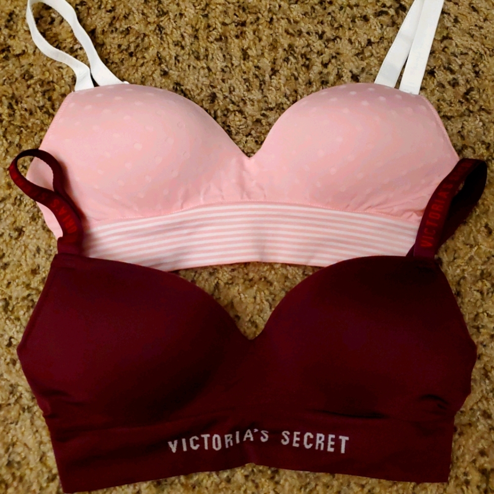 2 Victoria's Secret Wireless Push Up Bras XS